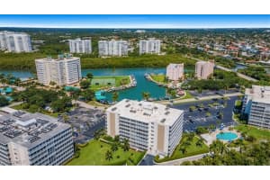 3 Bluebill Avenue, Naples, FL 34108 - MLS#225075167