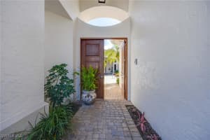 1268 Grand Isle Court, Naples, FL 34108 - MLS#225075172
