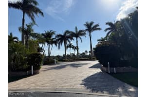 4801 Corian Court, Naples, FL 34114 - MLS#225075244