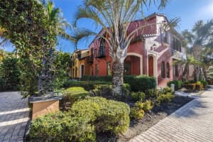 9070 Albion Ln N 5801, Naples