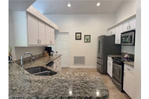 911 21st Lane, Cape Coral, FL 33990 - MLS#225075315