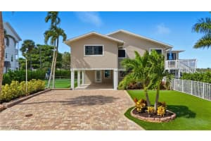 205 Bayview Avenue, Fort Myers Beach, FL 33931 - MLS#225075329