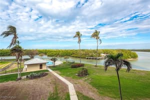 17 Bluebill Avenue, Naples, FL 34108 - MLS#225075341