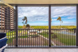17 Bluebill Avenue, Naples, FL 34108 - MLS#225075341
