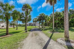 1330 11th Street, Naples, FL 34117 - MLS#225075375