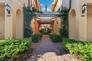8621 Piazza Del Lago Cir 103, Estero