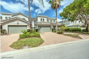 9255 Museo Cir #204, Naples