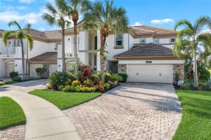 9221 Quartz Ln 9-202, Naples