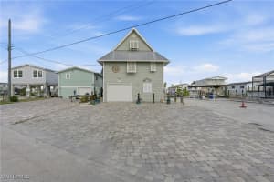850 Oak Street, Fort Myers Beach, FL 33931 - MLS#225075493