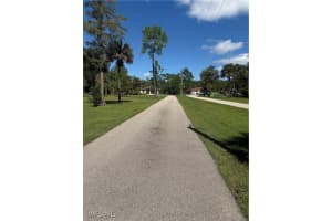 2735 12th Avenue, Naples, FL 34120 - MLS#225075534
