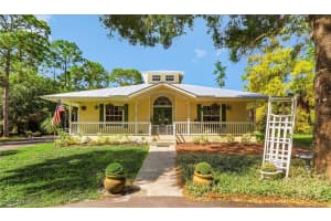 611 8th Street, Naples, FL 34117 - MLS#225075575