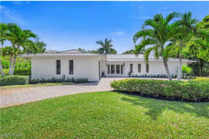 718 Old Trail Drive, Naples, FL 34103 - MLS#225075595