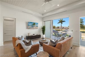 201 8th St S 104, Naples