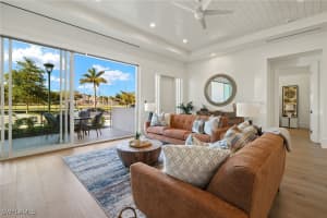 201 8th St S 104, Naples, FL 34102 - MLS#225075632