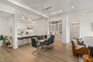 201 8th St S 104, Naples, FL 34102 - MLS#225075632