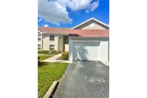 9852 Luna Cir B203, Naples
