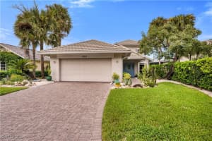 224 Edgemere Way, Naples, FL 34105 - MLS#225075647
