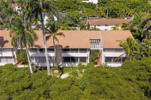 927 8th Avenue, Naples, FL 34102 - MLS#225075682