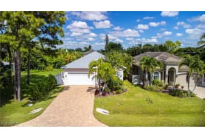 721 93rd Ave N, Naples