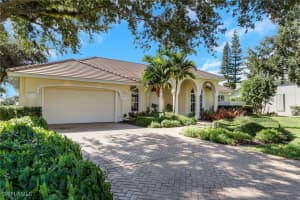 4594 Snowy Egret Drive, Naples, FL 34119 - MLS#225075716