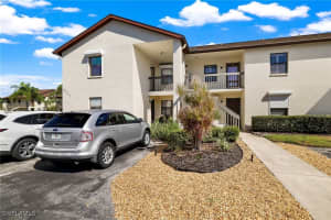 9270 Lake Park Dr 101, Fort Myers