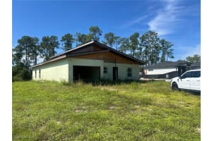2904 12th Street, Lehigh Acres, FL 33972 - MLS#225075729