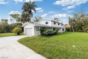 8531 Yorkshire Lane, Fort Myers, FL 33919 - MLS#225075736