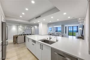 5601 TURTLE BAY Drive, Naples, FL 34108 - MLS#225075820
