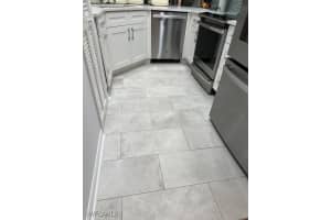 870 Gulf Pavilion Drive, Naples, FL 34108 - MLS#225075822