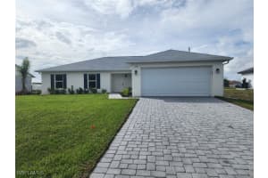 1152 1st Place, Cape Coral, FL 33993 - MLS#225075850