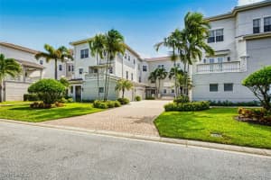 588 Avellino Isles Circle, Naples, FL 34119 - MLS#225075867