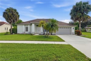 571 Chamonix Avenue, Lehigh Acres, FL 33974 - MLS#225075911