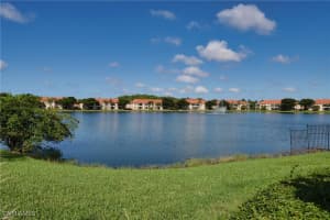 6544 Huntington Lakes Cir 9-204, Naples