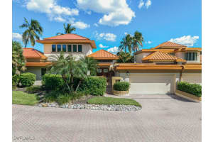 6734 Pelican Bay Blvd 61, Naples