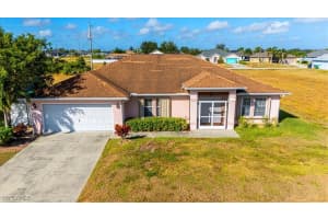 2526 2nd Place, Cape Coral, FL 33909 - MLS#225076029