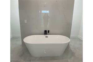 804 36th Place, Cape Coral, FL 33993 - MLS#225076051