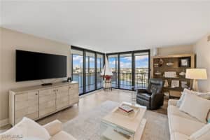 10482 Gulf Shore Drive, Naples, FL 34108 - MLS#225076069