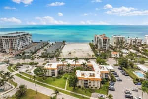 1100 Gulf Shore Blvd N 301, Naples