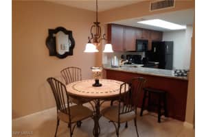 600 Neapolitan Way, Naples, FL 34103 - MLS#225076084