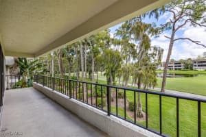 103 Clubhouse Dr 252, Naples