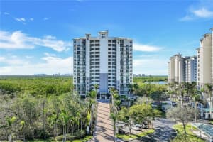 425 Cove Tower Drive, Naples, FL 34110 - MLS#225076176