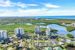 425 Cove Tower Drive, Naples, FL 34110 - MLS#225076176