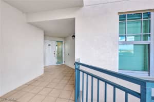 425 Cove Tower Drive, Naples, FL 34110 - MLS#225076176