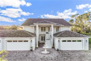 2790 Kings Lake Blvd 202, Naples