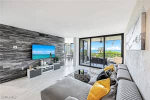 10475 Gulf Shore Dr 112, Naples