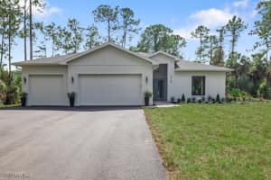 916 22nd Ave Ne, Naples