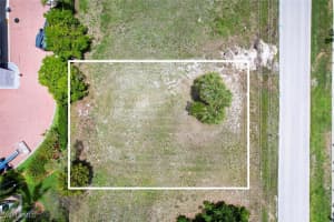 744 Seagrape Drive, Marco Island, FL 34145 - MLS#225076270