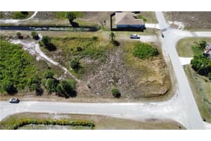 927 Marilyn Avenue, Lehigh Acres, FL 33974 - MLS#225076290