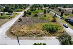 927 Marilyn Avenue, Lehigh Acres, FL 33974 - MLS#225076290
