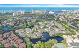 749 Bentwater Cir 101, Naples